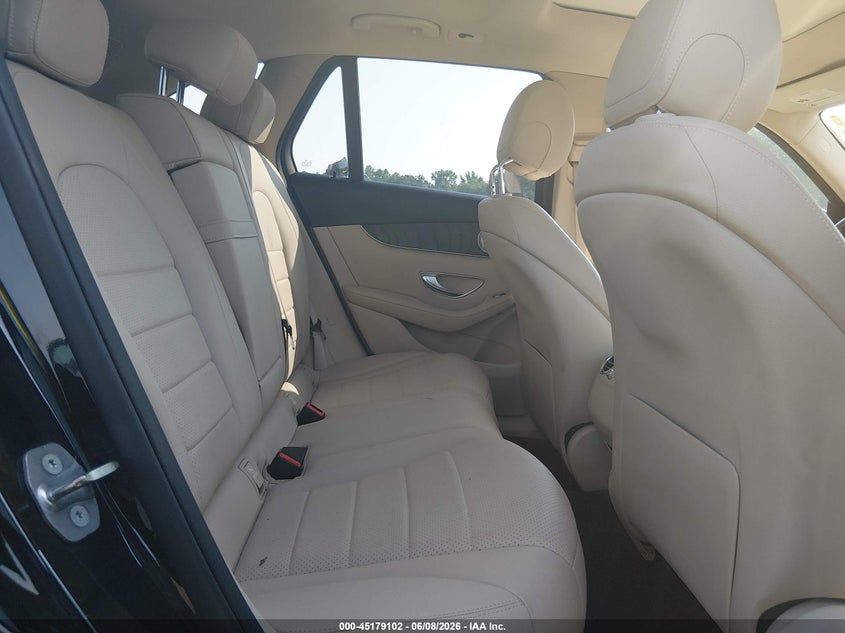 2019 Mercedes-benz Glc VIN WDC0G4KB7KV130018 IAAI salvage auction — Burn Engine, Salvage (Idaho), sold $5,100 on 2026-07-29 (photo 8)