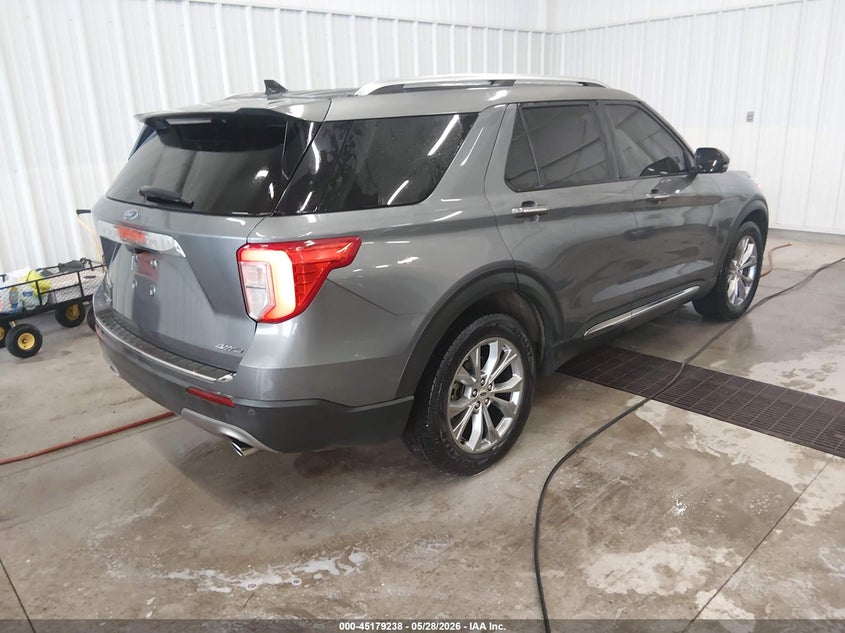 2021 Ford Explorer VIN 1FMSK8FH4MGB72586 IAAI salvage auction — HAIL, Salvage Title, sold $8,100 on 2026-08-01 (photo 4)