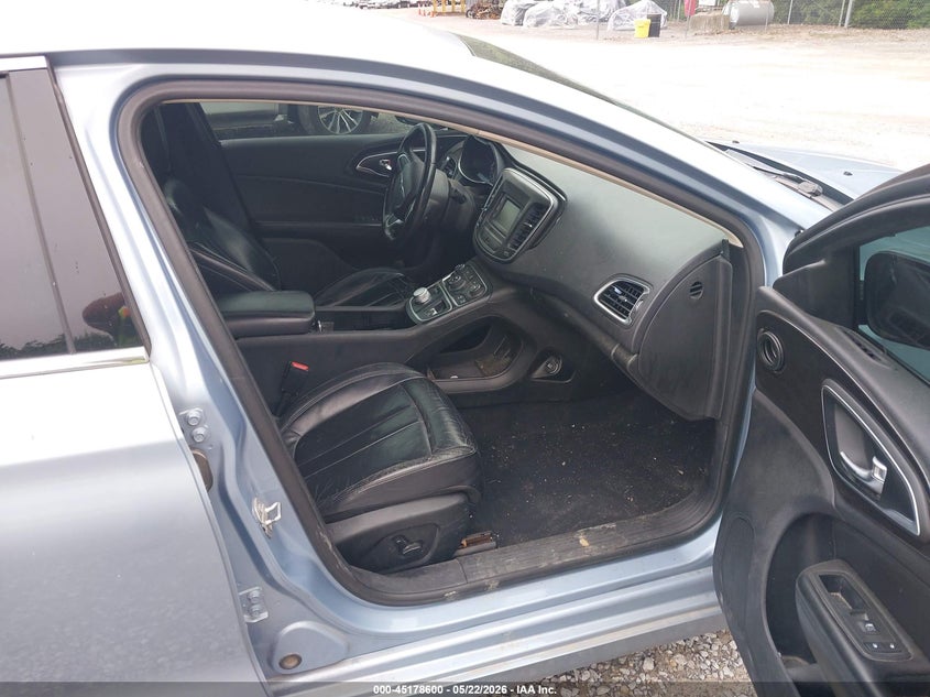 2015 Chrysler 200 VIN 1C3CCCCB2FN612672 IAAI salvage auction — NORMAL WEAR, Repossessed (Missouri), sold $275 on 2026-07-09 (photo 5)