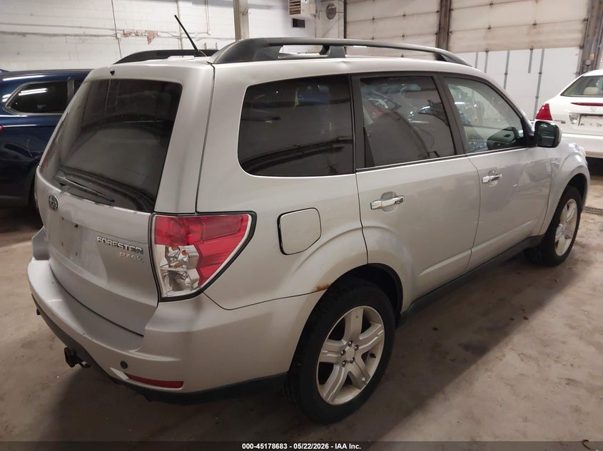 2010 Subaru Forester VIN JF2SH6CC4AH742335 IAAI salvage auction — NORMAL WEAR, Clear (Minnesota), sold $250 on 2026-07-29 (photo 4)