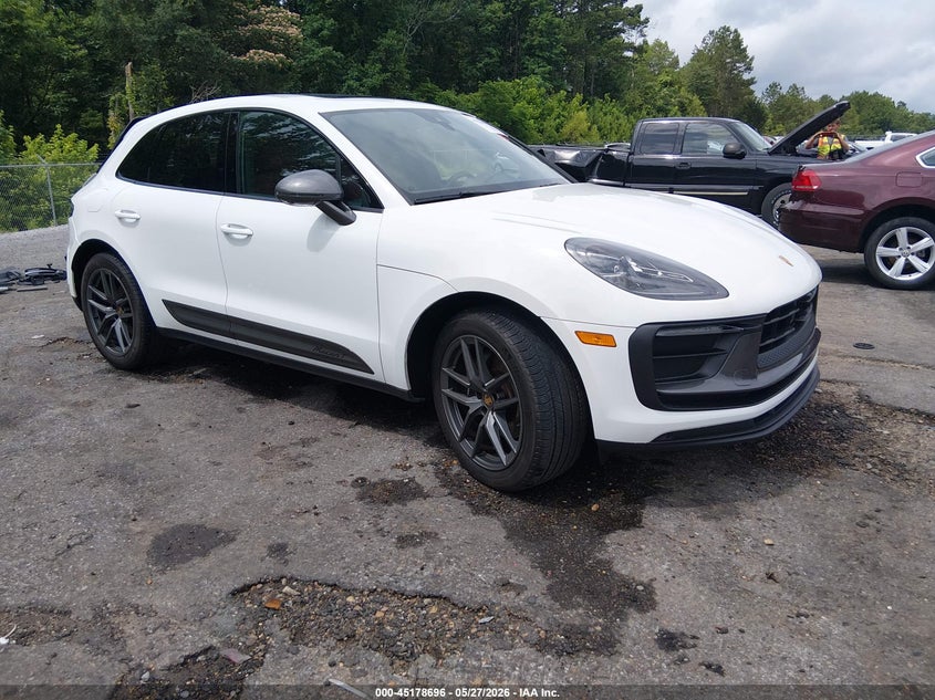 2025 Porsche Macan VIN WP1AA2A54SLB09231 IAAI salvage auction — REAR END, Salvage Title, sold $32,975 on 2026-07-15 (photo 1)