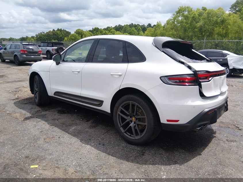 2025 Porsche Macan VIN WP1AA2A54SLB09231 IAAI salvage auction — REAR END, Salvage Title, sold $32,975 on 2026-07-15 (photo 3)