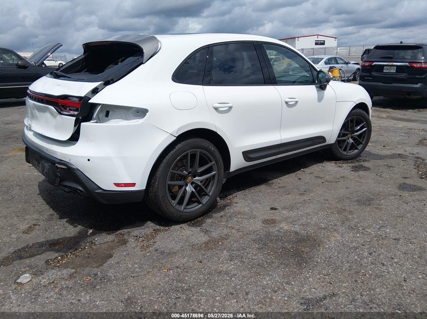2025 Porsche Macan VIN WP1AA2A54SLB09231 IAAI salvage auction — REAR END, Salvage Title, sold $32,975 on 2026-07-15 (photo 4)