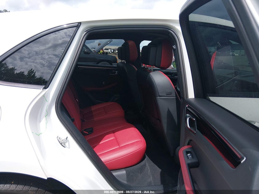2025 Porsche Macan VIN WP1AA2A54SLB09231 IAAI salvage auction — REAR END, Salvage Title, sold $32,975 on 2026-07-15 (photo 8)