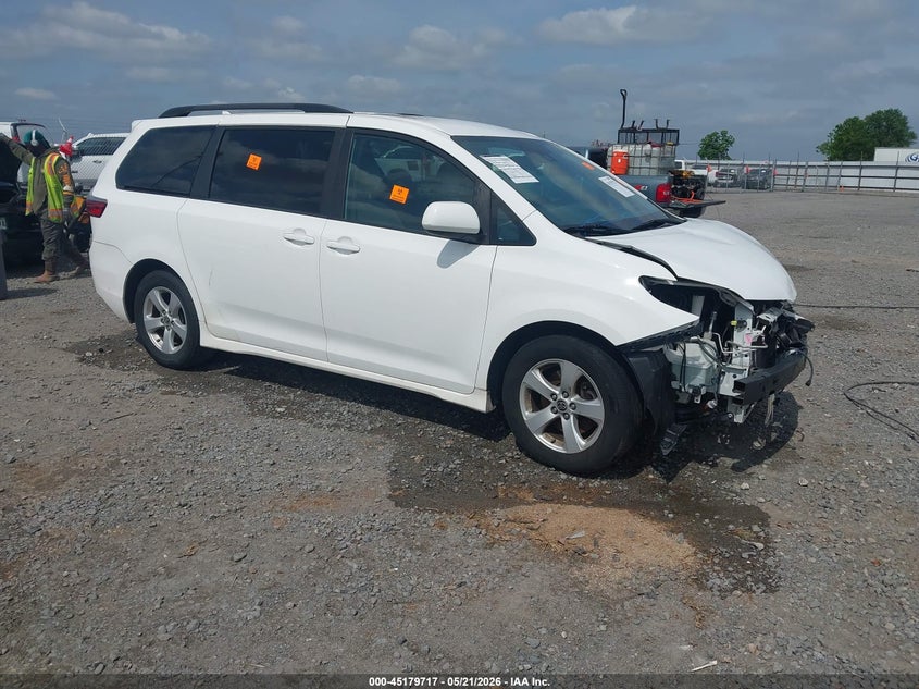 2020 Toyota Sienna VIN 5TDKZ3DC4LS068145 IAAI salvage auction — FRONT END, Salvage (Arkansas), sold $7,700 on 2026-07-15 (photo 1)