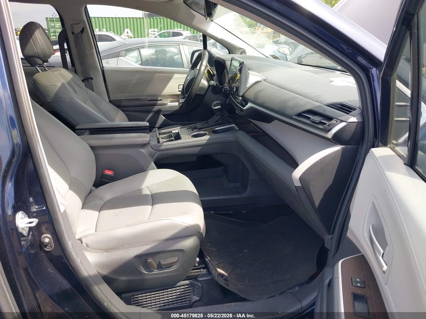 2024 Toyota Sienna VIN 5TDJSKFC0RS125084 IAAI salvage auction — REAR END, Salvage (Idaho), sold $3,350 on 2026-07-28 (photo 5)