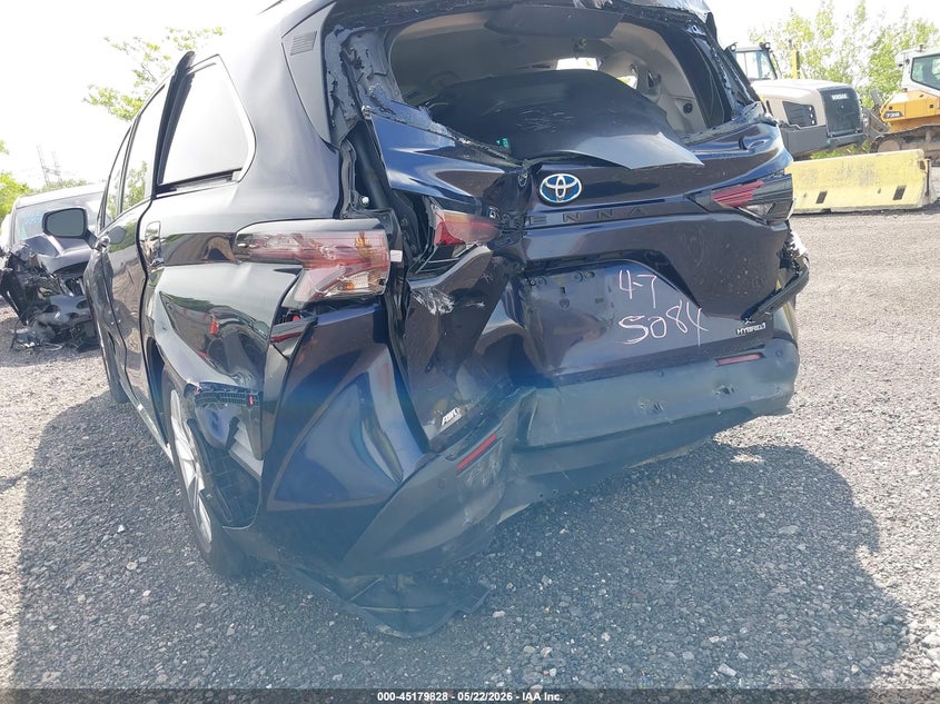 2024 Toyota Sienna VIN 5TDJSKFC0RS125084 IAAI salvage auction — REAR END, Salvage (Idaho), sold $3,350 on 2026-07-28 (photo 6)