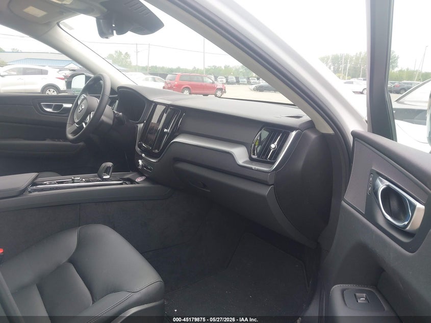 2025 Volvo Xc60 VIN YV4M12RC5S1087587 IAAI salvage auction — HAIL, Salvage Title, sold $23,050 on 2026-07-14 (photo 5)