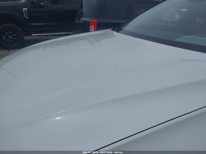 2025 Volvo Xc60 VIN YV4M12RC5S1087587 IAAI salvage auction — HAIL, Salvage Title, sold $23,050 on 2026-07-14 (photo 6)