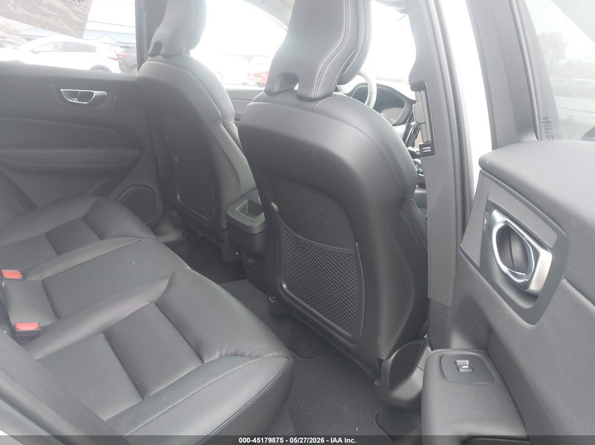 2025 Volvo Xc60 VIN YV4M12RC5S1087587 IAAI salvage auction — HAIL, Salvage Title, sold $23,050 on 2026-07-14 (photo 8)