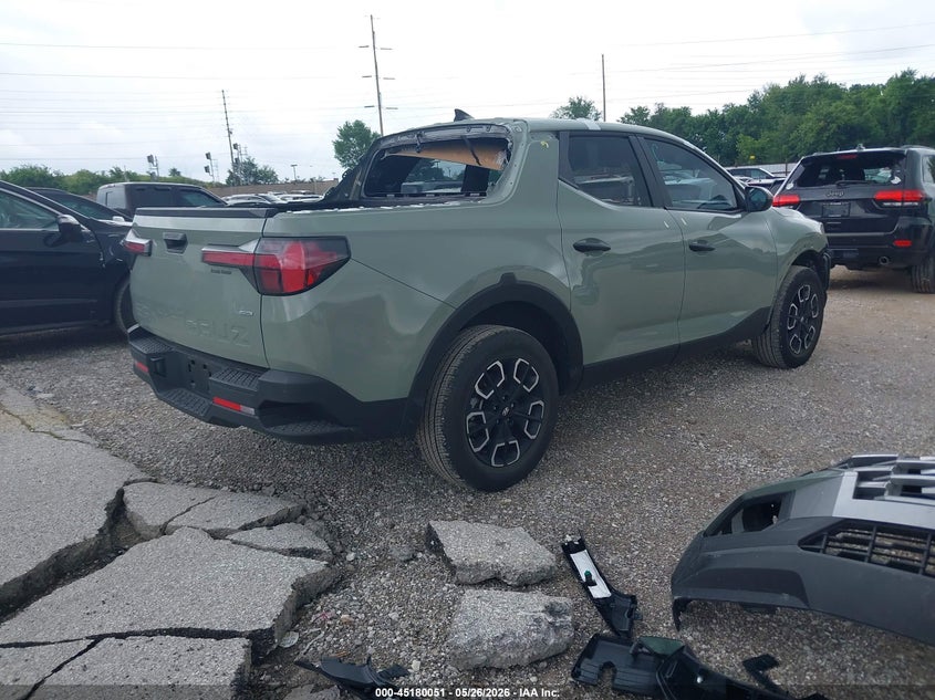 2024 Hyundai Santa cruz VIN 5NTJBDAE8RH085221 IAAI salvage auction — HAIL, Clear (Missouri), sold $10,000 on 2026-07-31 (photo 4)
