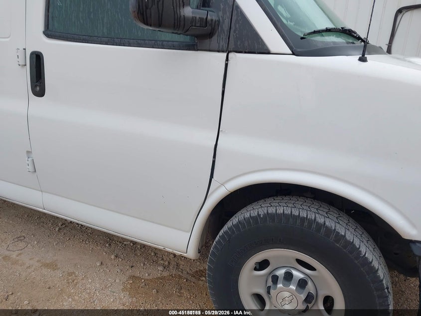 2017 Chevrolet Express 3500 VIN 1GCZGHFG4H1272899 IAAI salvage auction — NORMAL WEAR, Sf97 (Texas), sold $23,150 on 2026-07-07 (photo 6)