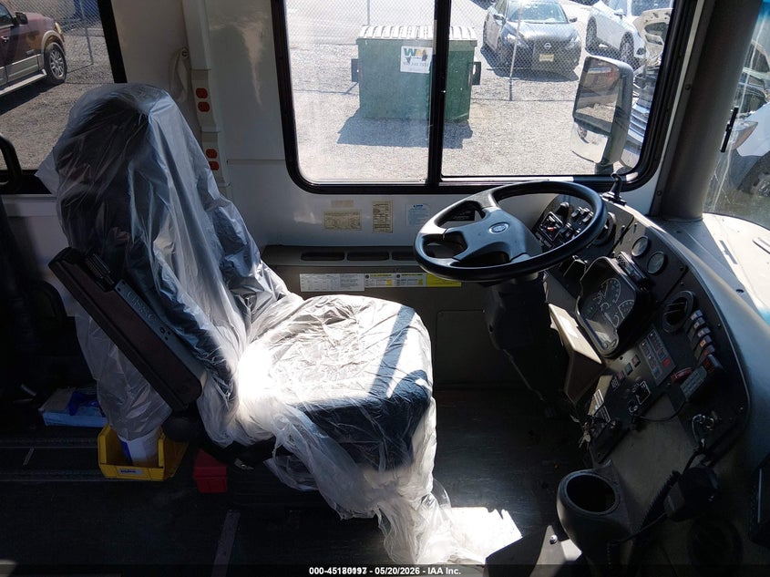 2013 Freightliner Chassis VIN 4UZADEDT5DCFF5048 IAAI salvage auction — NORMAL WEAR, SF97 (Maryland), sold $1,250 on 2026-07-21 (photo 5)