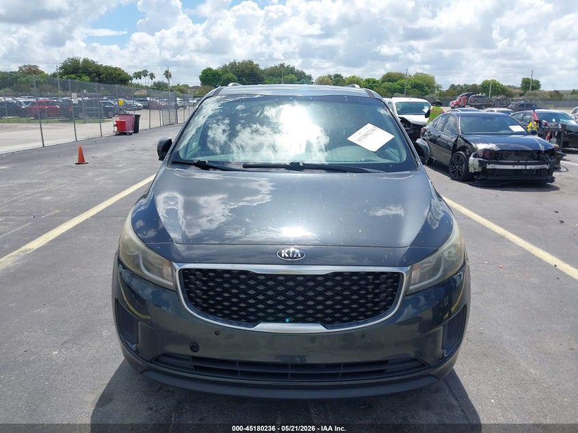 2017 Kia SEDONA VIN KNDMB5C17H6322740 IAAI salvage auction — WATER/FLOOD, Rebuildable (Florida), sold $1,200 on 2026-07-16 (photo 6)