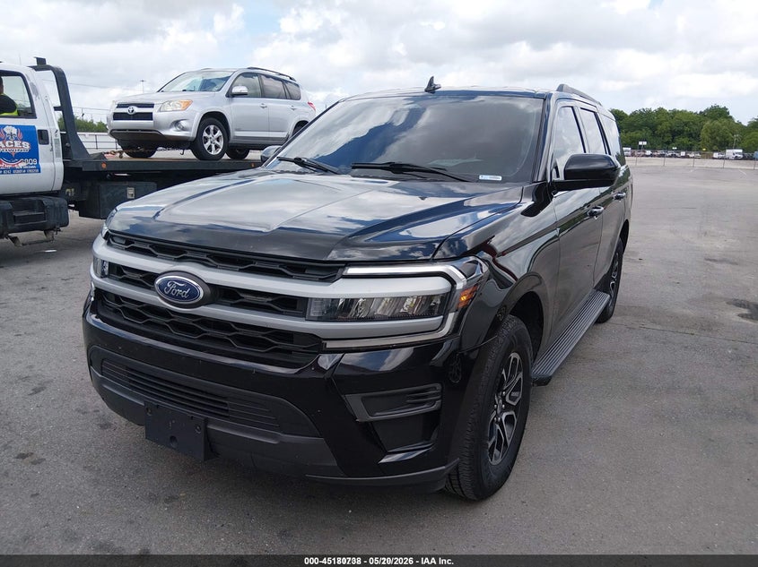 2022 Ford Expedition VIN 1FMJU1GT4NEA30381 IAAI salvage auction — NORMAL WEAR, Sf97 (Washington), sold $27,750 on 2026-07-09 (photo 2)