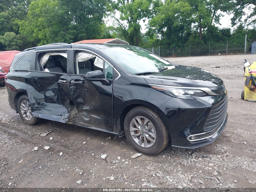 2024 Toyota Sienna VIN 5TDYRKEC7RS183494 IAAI salvage auction — ROLLOVER, Salvage (Georgia), sold $7,300 on 2026-07-31 (photo 1)