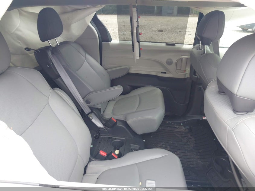 2024 Toyota Sienna VIN 5TDYRKEC7RS183494 IAAI salvage auction — ROLLOVER, Salvage (Georgia), sold $7,300 on 2026-07-31 (photo 8)