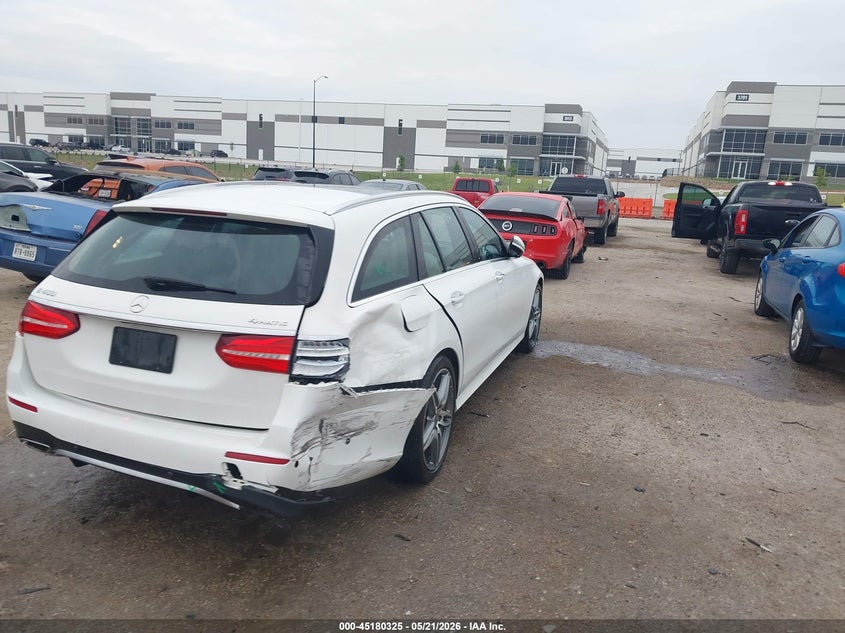 2019 Mercedes-benz E-klasse VIN WDDZH6JB0KA556153 IAAI salvage auction — REAR END, Original (Texas), sold $14,600 on 2026-08-15 (photo 4)