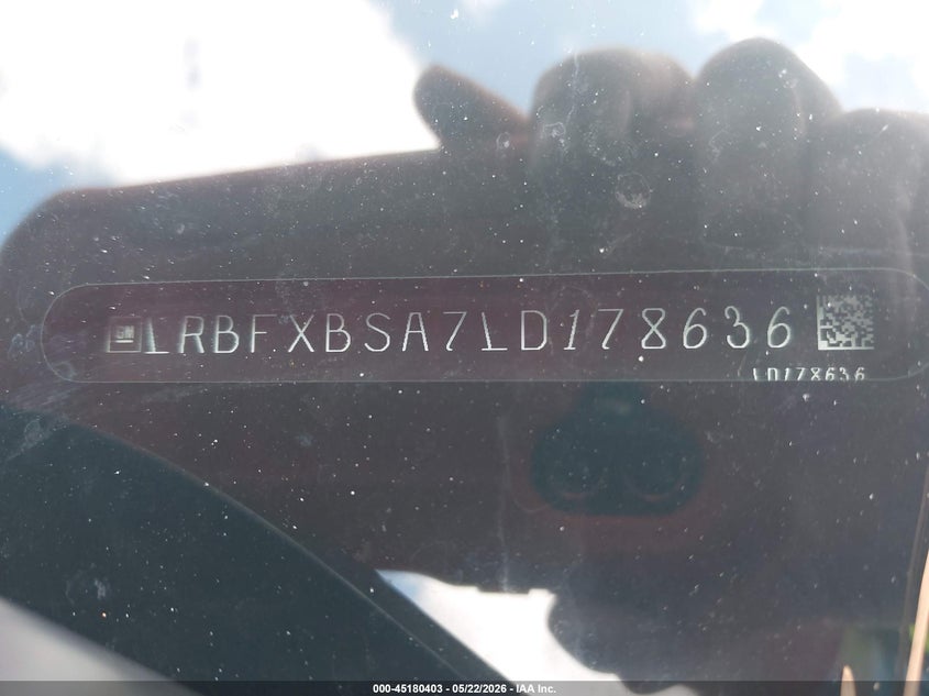 2020 Buick Envision VIN LRBFXBSA7LD178636 IAAI salvage auction — FRONT END, Salvage (Mississippi), sold $925 on 2026-07-08 (photo 9)