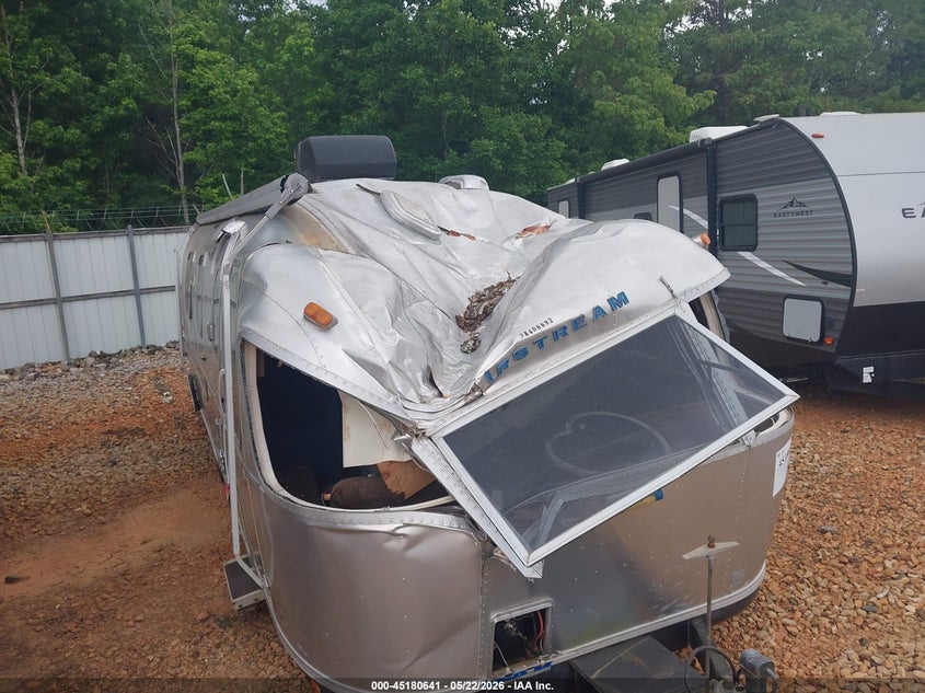 1984 Airstream Sovereign VIN 1STDBAL22EJ502154 IAAI salvage auction — STORM DAMAGE, Bill Of Sale (Georgia), sold $150 on 2026-07-09 (photo 6)
