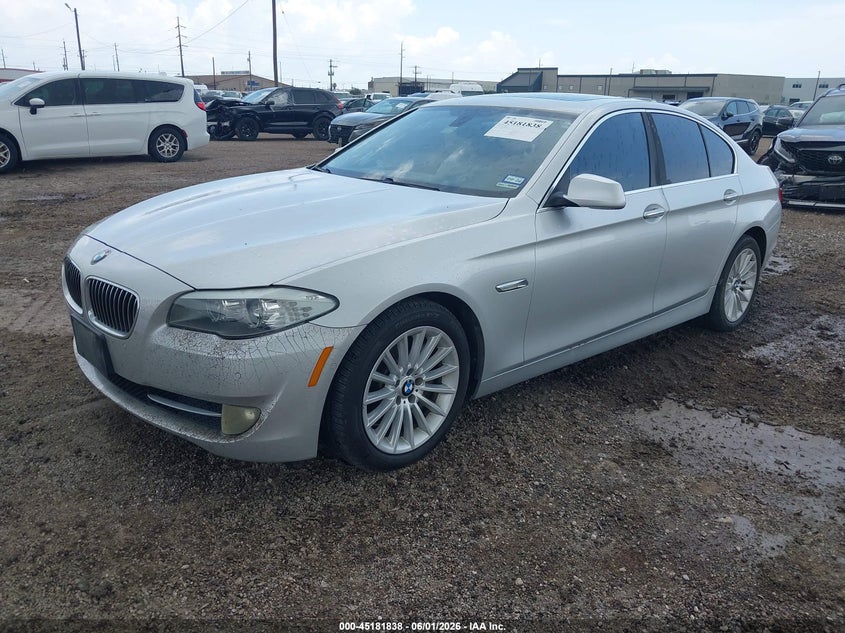 2013 BMW 5er VIN WBAFR7C53DC820882 IAAI salvage auction — NORMAL WEAR, Salvage Title, sold $825 on 2026-07-29 (photo 2)