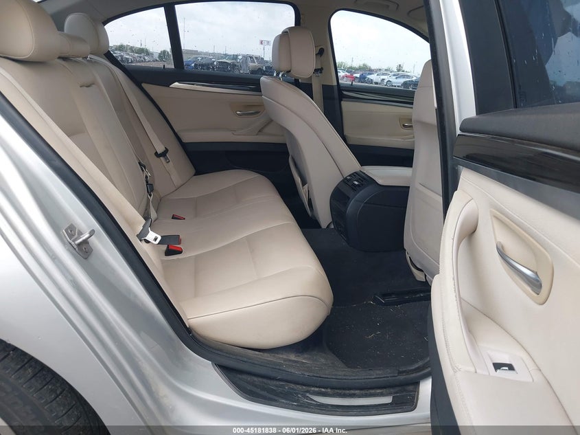 2013 BMW 5er VIN WBAFR7C53DC820882 IAAI salvage auction — NORMAL WEAR, Salvage Title, sold $825 on 2026-07-29 (photo 8)