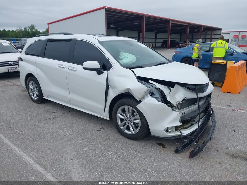 2025 Toyota Sienna VIN 5TDJSKFC2SS160103 IAAI salvage auction — FRONT END, Salvage (Indiana), sold $17,000 on 2026-07-16 (photo 1)