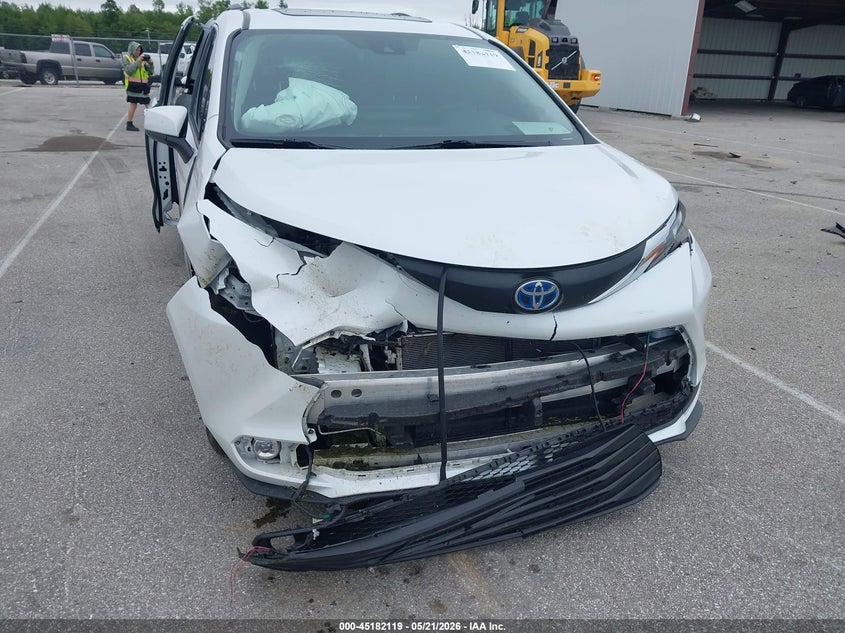 2025 Toyota Sienna VIN 5TDJSKFC2SS160103 IAAI salvage auction — FRONT END, Salvage (Indiana), sold $17,000 on 2026-07-16 (photo 6)
