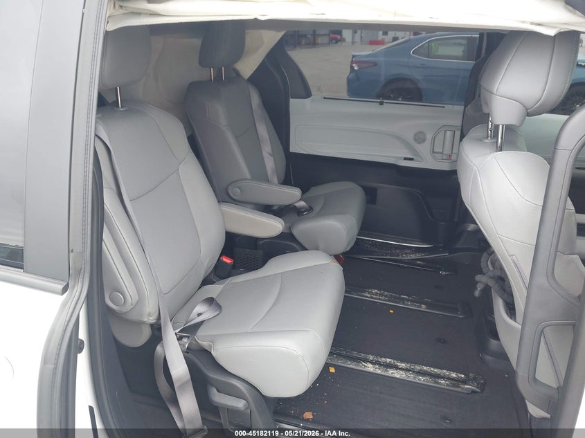 2025 Toyota Sienna VIN 5TDJSKFC2SS160103 IAAI salvage auction — FRONT END, Salvage (Indiana), sold $17,000 on 2026-07-16 (photo 8)