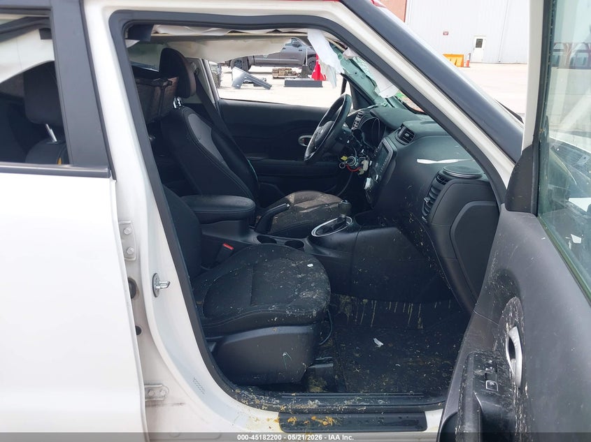 2018 Kia Soul VIN KNDJP3A55J7599742 IAAI salvage auction — ROLLOVER, Salvage (Texas), sold $1,350 on 2026-07-29 (photo 5)