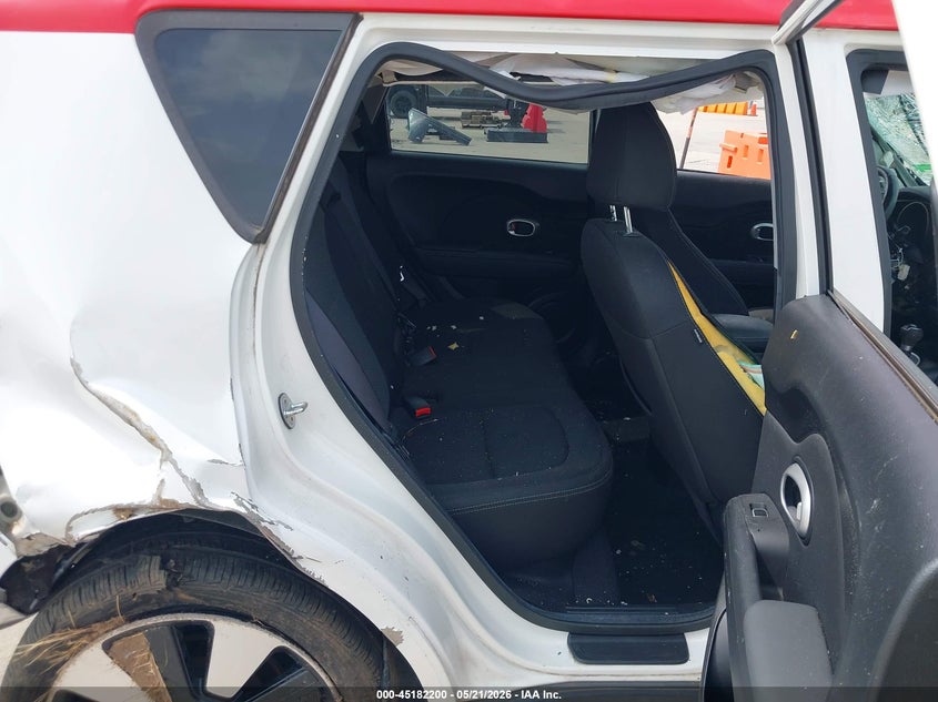 2018 Kia Soul VIN KNDJP3A55J7599742 IAAI salvage auction — ROLLOVER, Salvage (Texas), sold $1,350 on 2026-07-29 (photo 8)