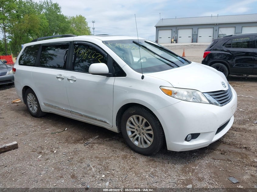 2013 Toyota Sienna VIN 5TDYK3DC7DS365992 IAAI salvage auction — WATER/FLOOD, Salvage (Indiana), sold $2,625 on 2026-07-08 (photo 1)