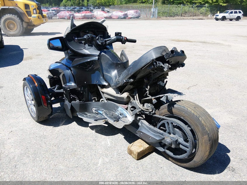 2015 Can-am/ brp Spyder VIN 2BXNBDD28FV003754 IAAI salvage auction — REAR END, Salvage (Maine), sold $3,150 on 2026-08-19 (photo 3)