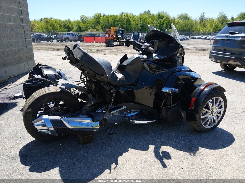 2015 Can-am/ brp Spyder VIN 2BXNBDD28FV003754 IAAI salvage auction — REAR END, Salvage (Maine), sold $3,150 on 2026-08-19 (photo 4)