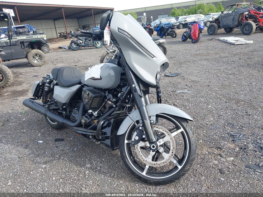 2025 Harley-davidson Street glide VIN 1HD1KB714SB628562 IAAI salvage auction — LEFT & RIGHT, Salvage (Ohio), sold $10,400 on 2026-07-08 (photo 1)