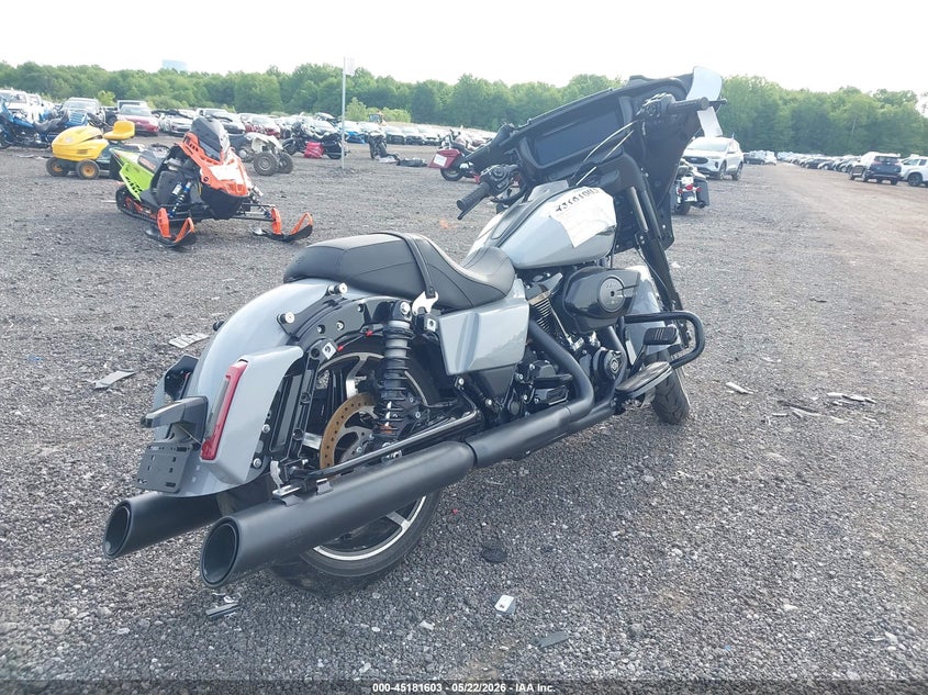 2025 Harley-davidson Street glide VIN 1HD1KB714SB628562 IAAI salvage auction — LEFT & RIGHT, Salvage (Ohio), sold $10,400 on 2026-07-08 (photo 4)