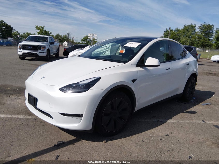2024 Tesla Model y VIN 7SAYGAEE1RF132582 IAAI salvage auction — REAR END, Salvage (New Jersey), sold $10,600 on 2026-07-30 (photo 2)