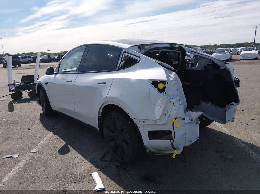 2024 Tesla Model y VIN 7SAYGAEE1RF132582 IAAI salvage auction — REAR END, Salvage (New Jersey), sold $10,600 on 2026-07-30 (photo 3)