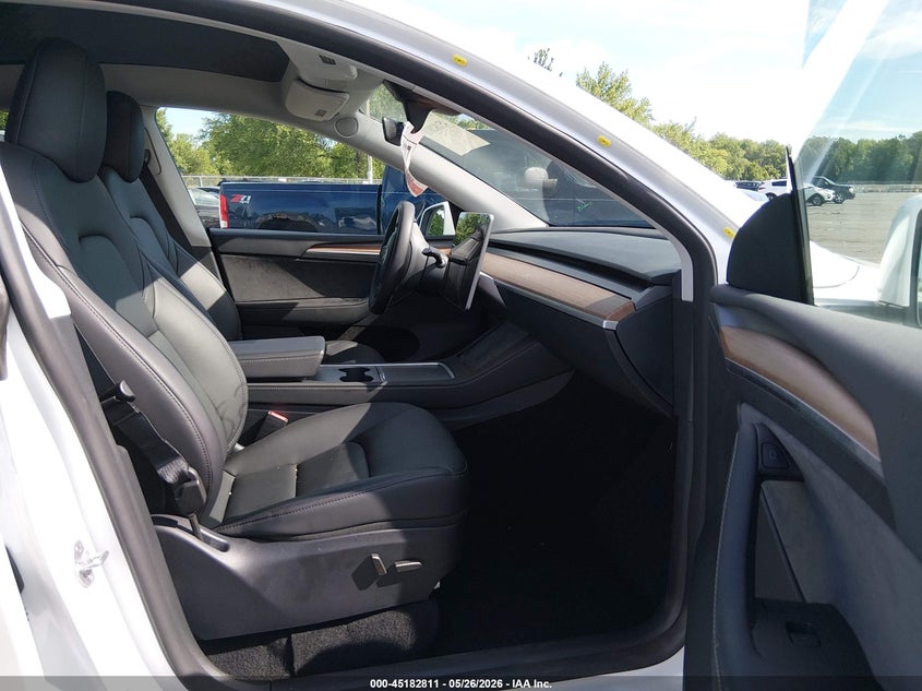 2024 Tesla Model y VIN 7SAYGAEE1RF132582 IAAI salvage auction — REAR END, Salvage (New Jersey), sold $10,600 on 2026-07-30 (photo 5)