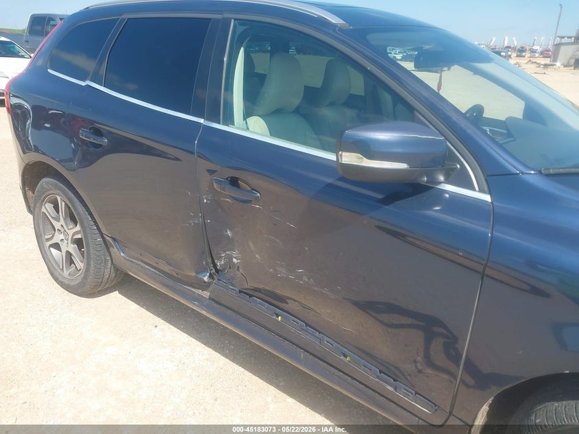 2015 Volvo Xc60 VIN YV449MDC9F2625350 IAAI salvage auction — RIGHT SIDE, Salvage (Texas), sold $1,300 on 2026-07-23 (photo 6)