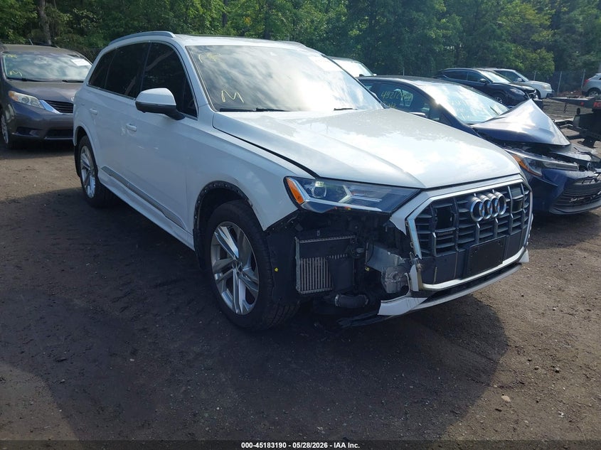 2021 Audi Q7 VIN WA1LXAF72MD011884 IAAI salvage auction — RIGHT FRONT, Salvage Title, sold $17,000 on 2026-07-29 (photo 1)
