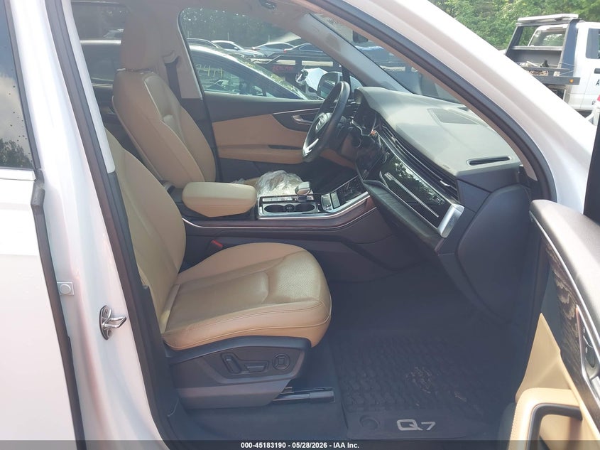 2021 Audi Q7 VIN WA1LXAF72MD011884 IAAI salvage auction — RIGHT FRONT, Salvage Title, sold $17,000 on 2026-07-29 (photo 5)