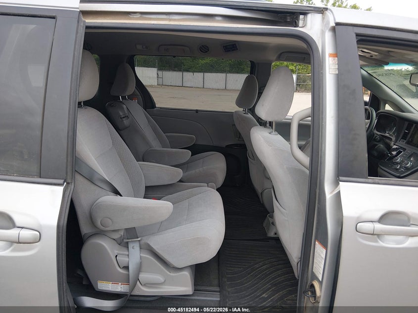 2016 Toyota Sienna VIN 5TDKK3DC4GS717887 IAAI salvage auction — REAR END, Salvage (Ohio), sold $25 on 2026-07-28 (photo 8)