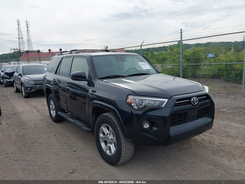2022 Toyota 4runner VIN JTEMU5JRXN6004461 IAAI salvage auction — SIDE, Salvage (Pennsylvania), sold $10,100 on 2026-07-28 (photo 1)