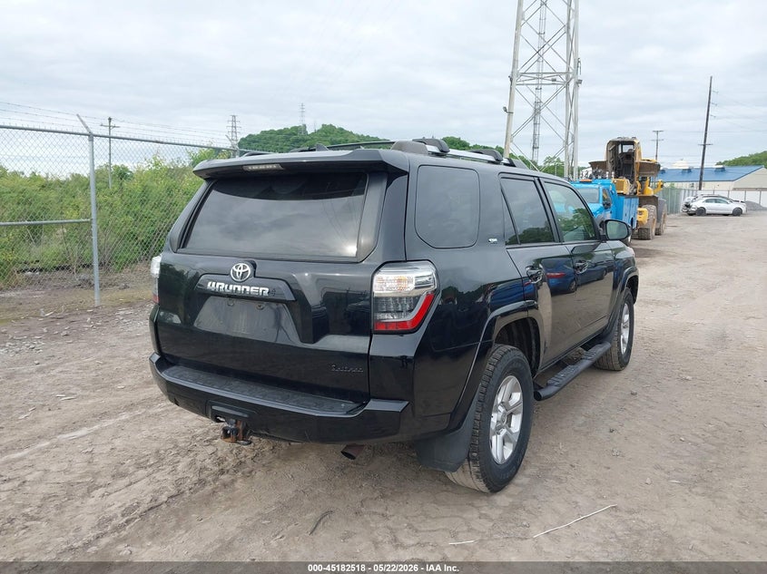 2022 Toyota 4runner VIN JTEMU5JRXN6004461 IAAI salvage auction — SIDE, Salvage (Pennsylvania), sold $10,100 on 2026-07-28 (photo 4)
