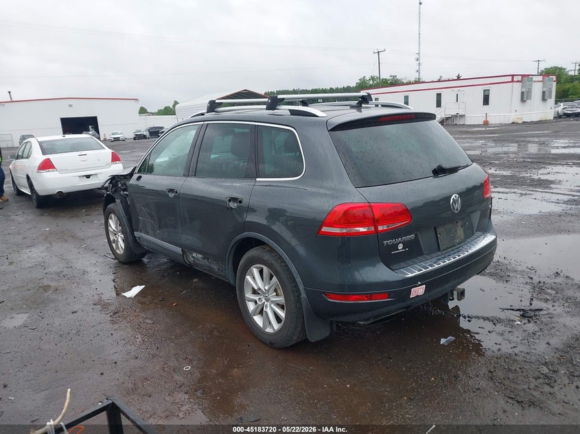 2014 Volkswagen Touareg VIN WVGEF9BP8ED007695 IAAI salvage auction — FRONT END, Salvage (Virginia), sold $825 on 2026-07-28 (photo 3)