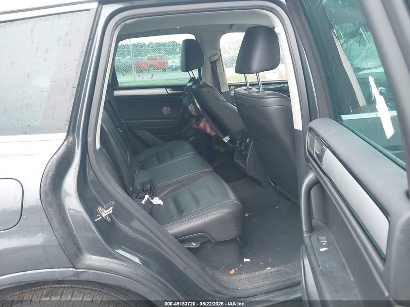2014 Volkswagen Touareg VIN WVGEF9BP8ED007695 IAAI salvage auction — FRONT END, Salvage (Virginia), sold $825 on 2026-07-28 (photo 8)