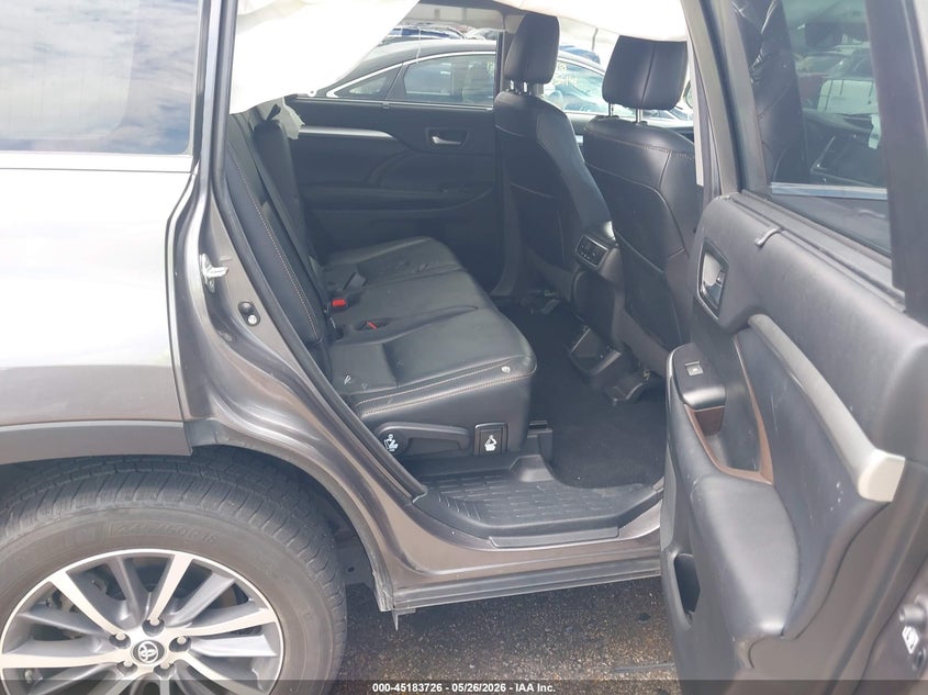 2018 Toyota Highlander VIN 5TDJZRFH2JS866020 IAAI salvage auction — FRONT END, Salvage (Missouri), sold $7,150 on 2026-07-07 (photo 8)