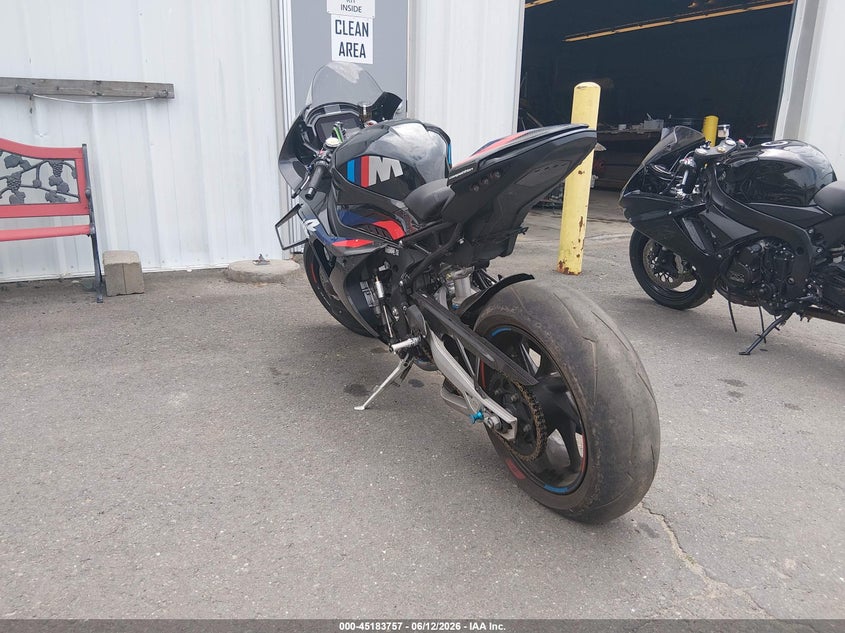 2024 BMW M VIN WB10P0301R6J63223 IAAI salvage auction — LEFT SIDE, Salvage (Connecticut), sold $16,300 on 2026-07-28 (photo 3)