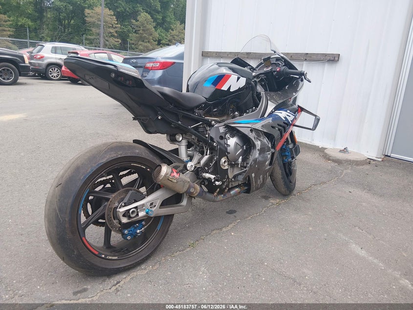 2024 BMW M VIN WB10P0301R6J63223 IAAI salvage auction — LEFT SIDE, Salvage (Connecticut), sold $16,300 on 2026-07-28 (photo 4)